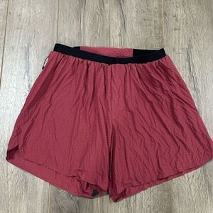 Lululemon surge short lines sz M
